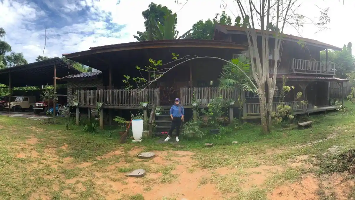 Rumah Berkonsep Villa Ini Berada di Tengah Kota Jambi