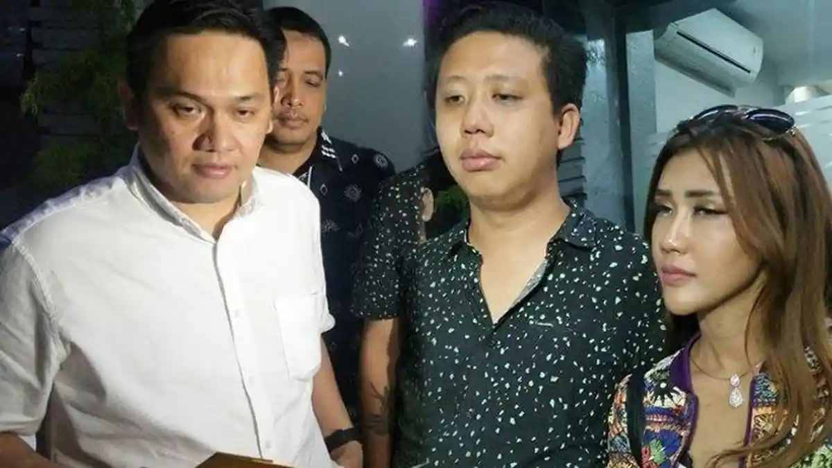 Pablo Benua Dikabarkan Mencabut Kuasanya, Farhat Abbas Justru Tenang & Sebut Dirinya Tak Dibayar