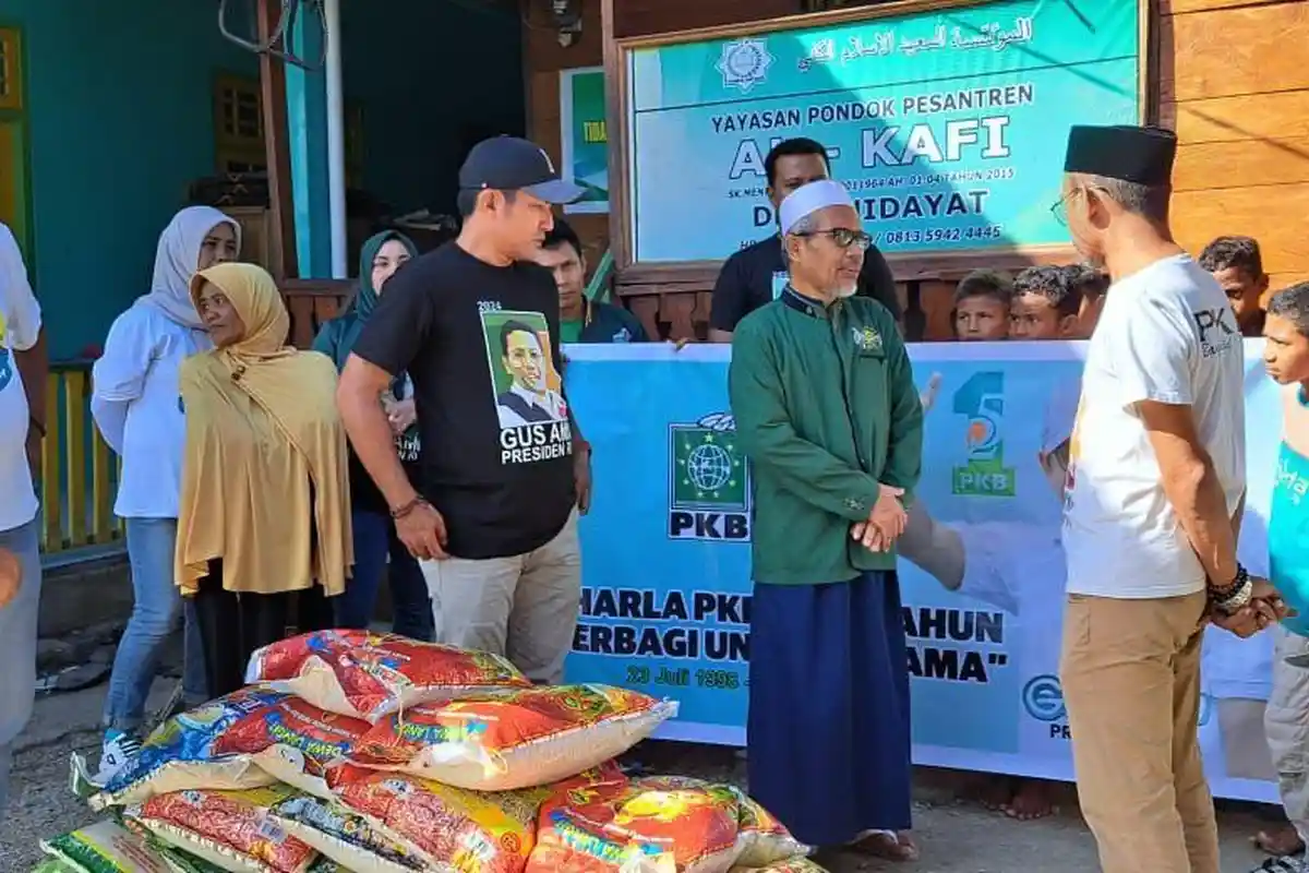 Sambangi Sejumlah Ponpes, PKB Halmahera Selatan Ajak Santri Doakan Cak Imin di Pilpres 2024