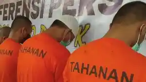 Para-tahanan-tersangka-penganiayaan-yang-menewaskan-tahanan-lain-di-Polres-Metro-Depok.jpg