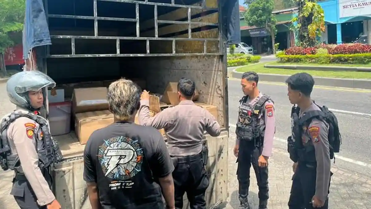 Polresta Banyuwangi Gagalkan Pengiriman 1.800 Botol Arak Ilegal ke Wilayah Malang