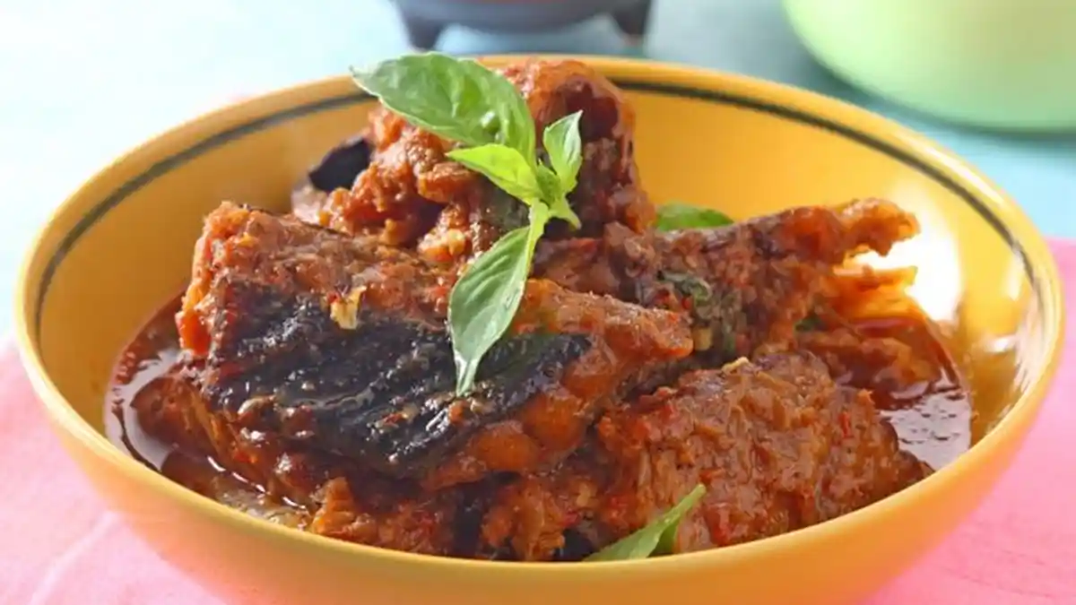 Ikan Pari Asap Masak Kemangi, Menu Istimewa Dengan Aroma yang Mantul Banget!