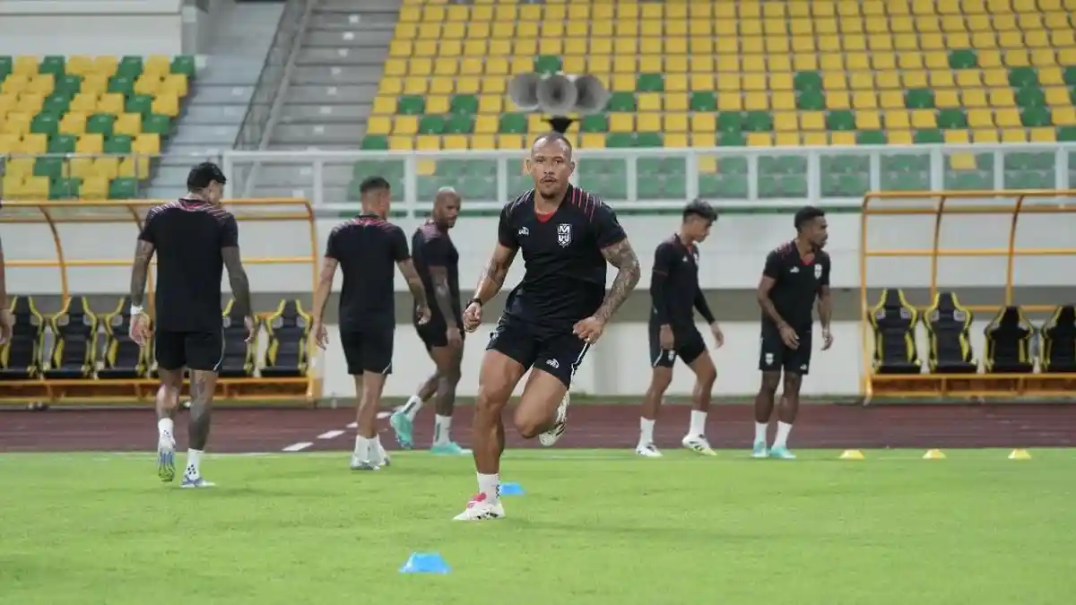 Line-up, Malut United Pasang 7 Pemain Asing Lawan Dewa United: Sayuri Bersaudara Starter