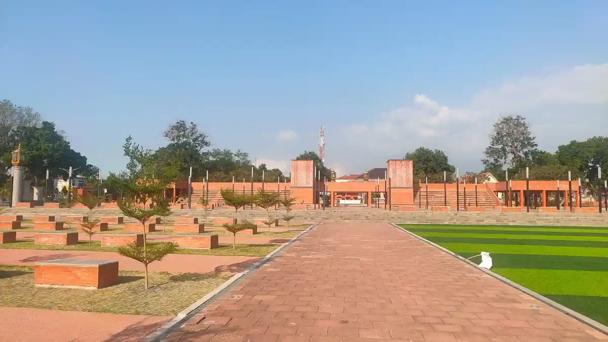 Penampakan 'Matinya' Alun-alun Majalengka saat PPKM, Sepi dari Aktivitas Warga