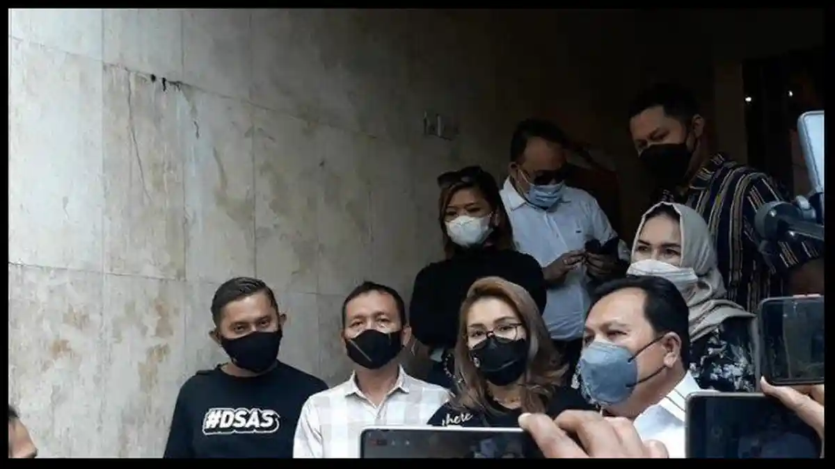 Alasan Orang Tua Ayu Ting Ting Sempat Mangkir Panggilan Polisi