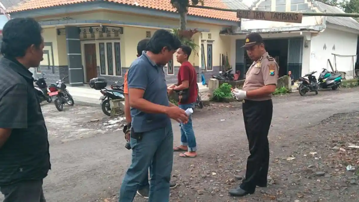 Pembacokan di Lumajang, Pria Setengah Abad Dibacok Gara-gara Buka Portal Armada Pasir