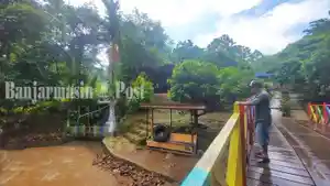 Wisata-Kalsel-Jembatan-di-Air-Terjun-Lano-Kabupaten-Tabalong-Minggu-21052023.jpg
