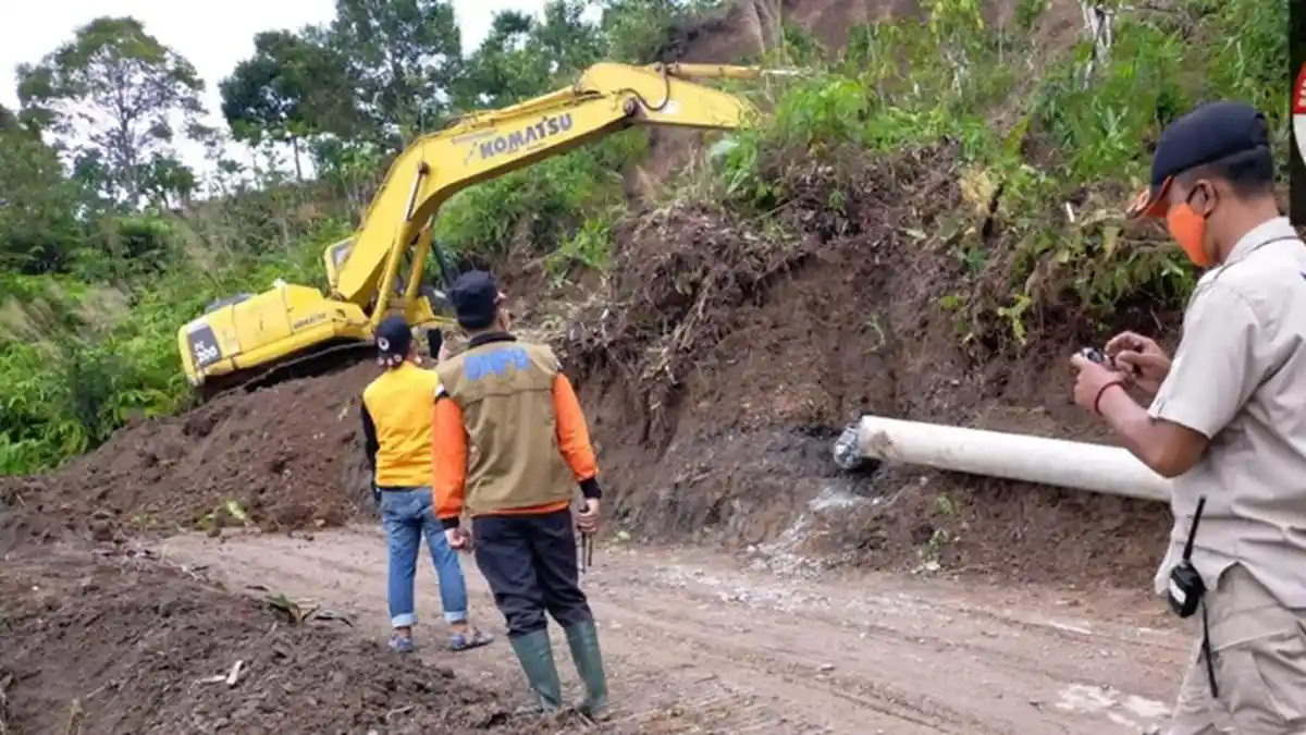 Jalan di Tebing Simpai Desa Tenang Berangsur Normal Pasca Tertimbun Longsor, 4 Desa Sempat Terisolir