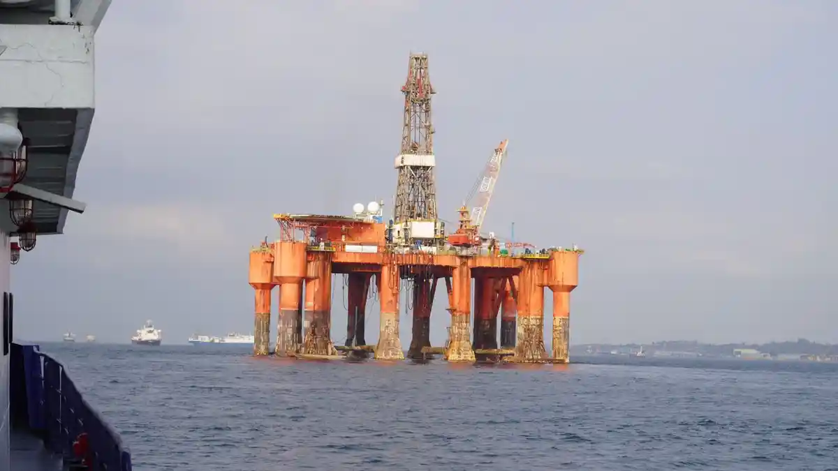 KKP Periksa dan Awasi Rig Berbendera Sri Lanka di Perairan Batu Ampar Batam