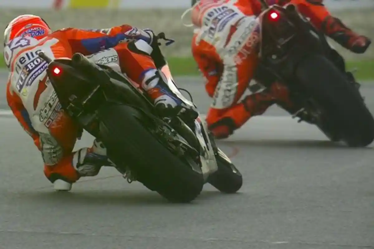 Hasil MotoGP Sepang 2017 - Ini Video Krusial Dovizioso Juarai MotoGP Malaysia, Ada Team Order Kah?