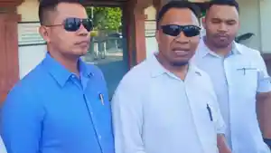 Tim-kuasa-hukum-Anandira-Puspita-saat-mendaftarkan-permohonan-pra-peradilan.jpg