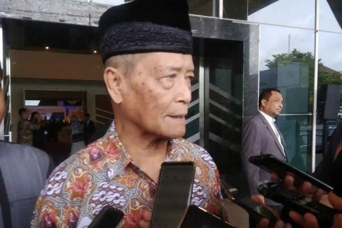 Cerita Ketua PW Muhammadiyah Sumbar Numpang Mobil Butut Buya Syafii Maarif, Dihalau Satpam tapi . .