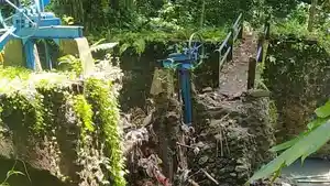 Kondisi-salah-satu-bendung-yang-mengalami-kerusakan.jpg