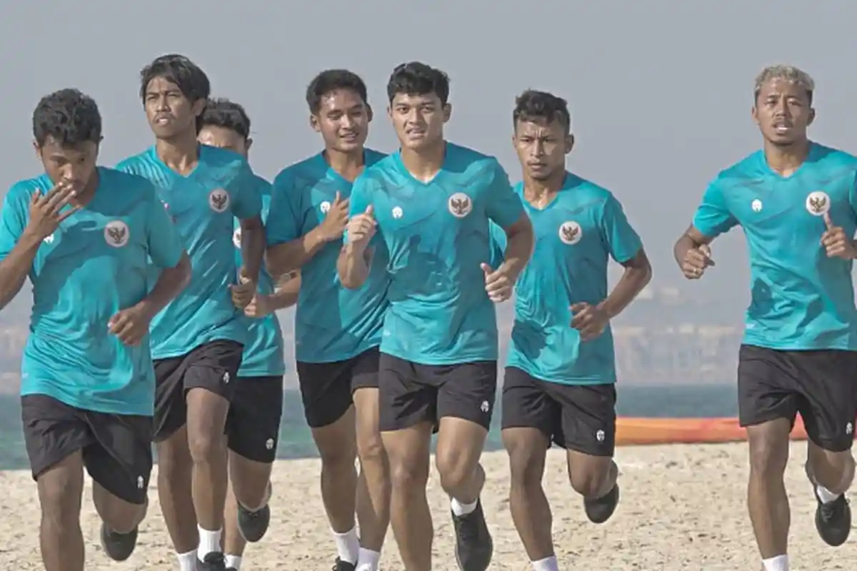 Menu Latihan Perdana Kiper Persib Bandung Aqil Savik Bersama Skuad Timnas Indonesia