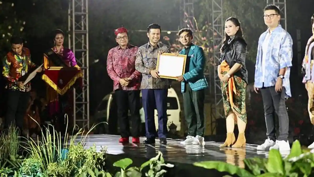 Buka EJFH 2023 di Pasuruan, Wagub Jatim Emil Dardak Optimis Wastra Batik dan Tenun Jatim Mendunia