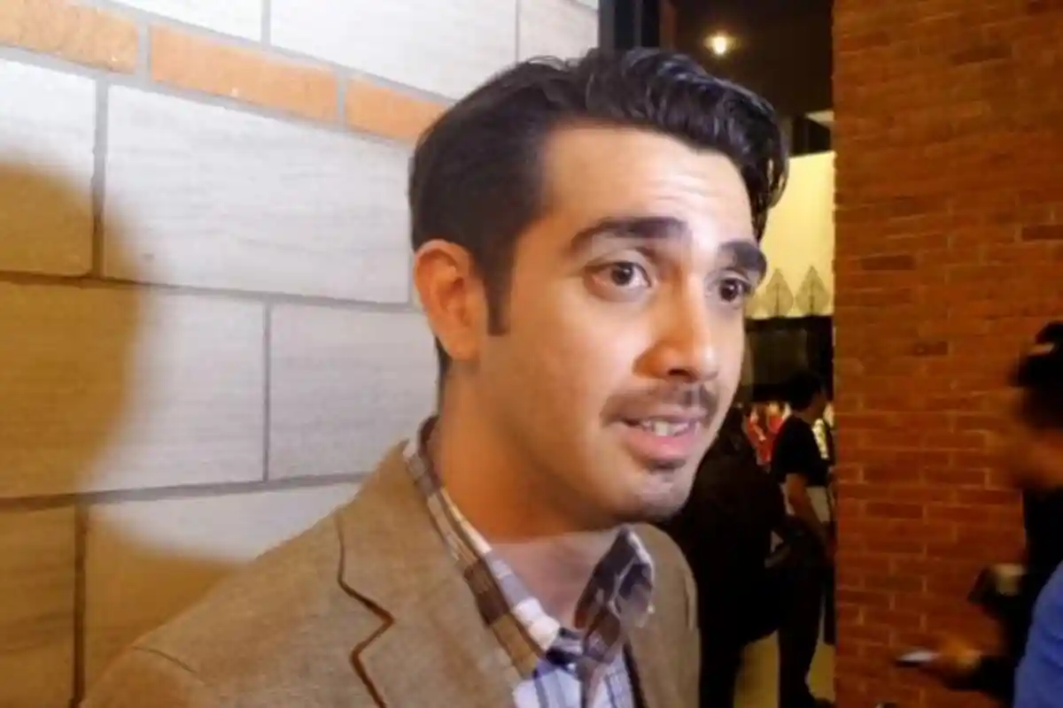 Ditangkap Polisi Karena Narkoba, Foto Fachri Albar Pegang Rokok Disoroti Netizen: Nggak Kaget