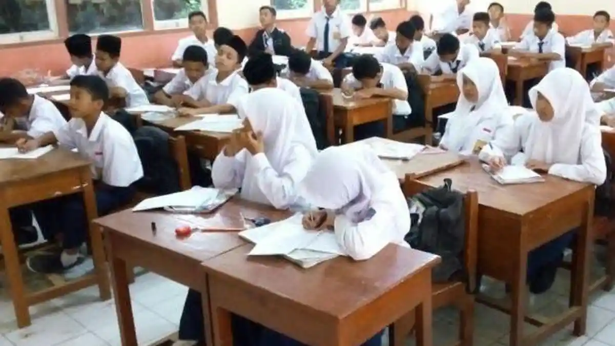 Jangan Ala Kadarnya! Guru Besar Pendidikan UNS Solo Ingatkan Sekolah Gratis Tak Korbankan Kualitas