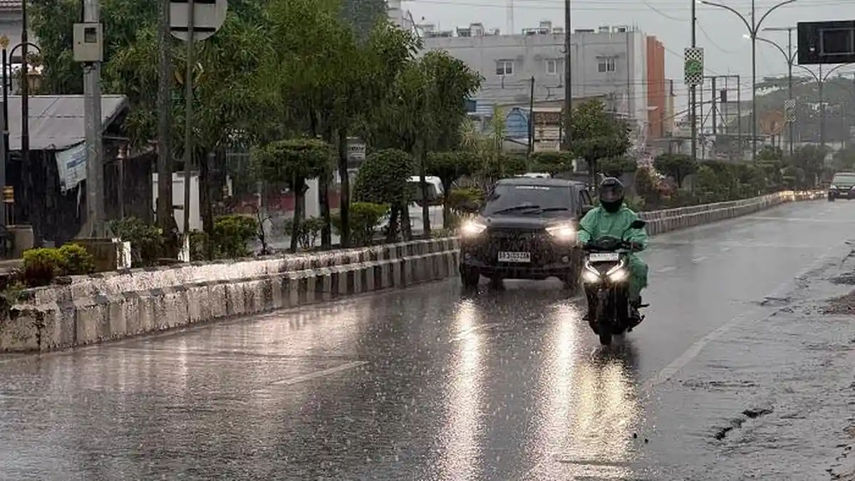 Waspada Cuaca Ekstrem, Hujan Deras Guyur Wilayah Tanahbumbu Sejak Pagi Hari