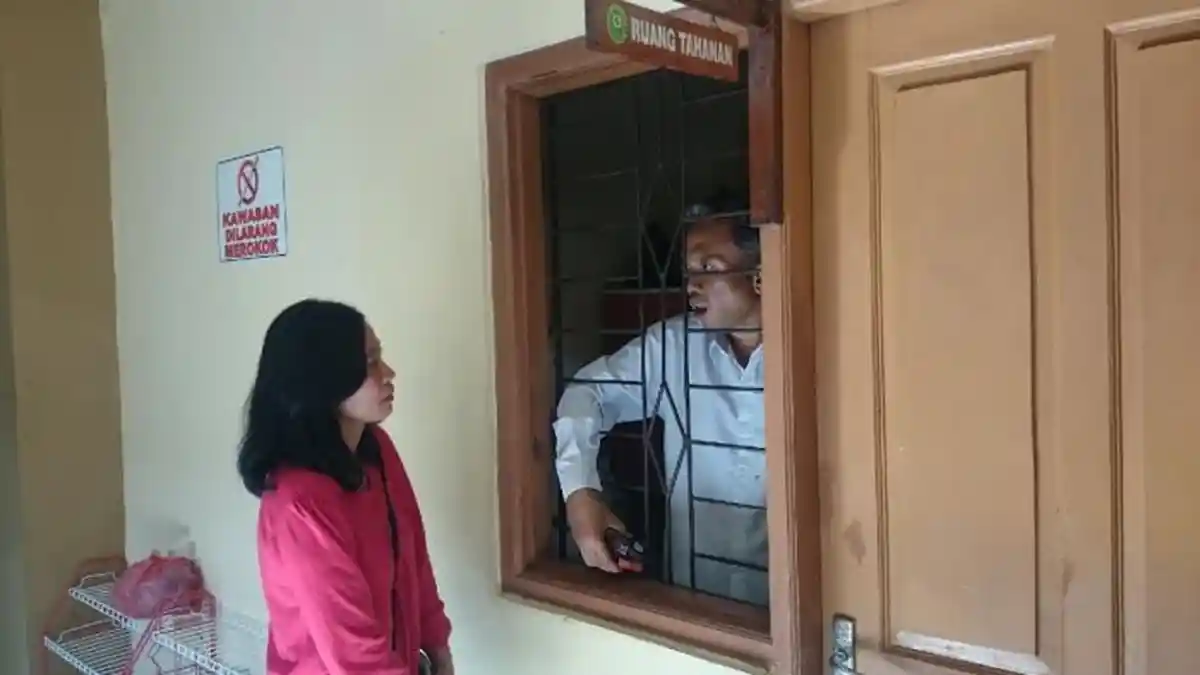 Jalan Panjang Penulis Jokowi Undercover Sampai Putusan