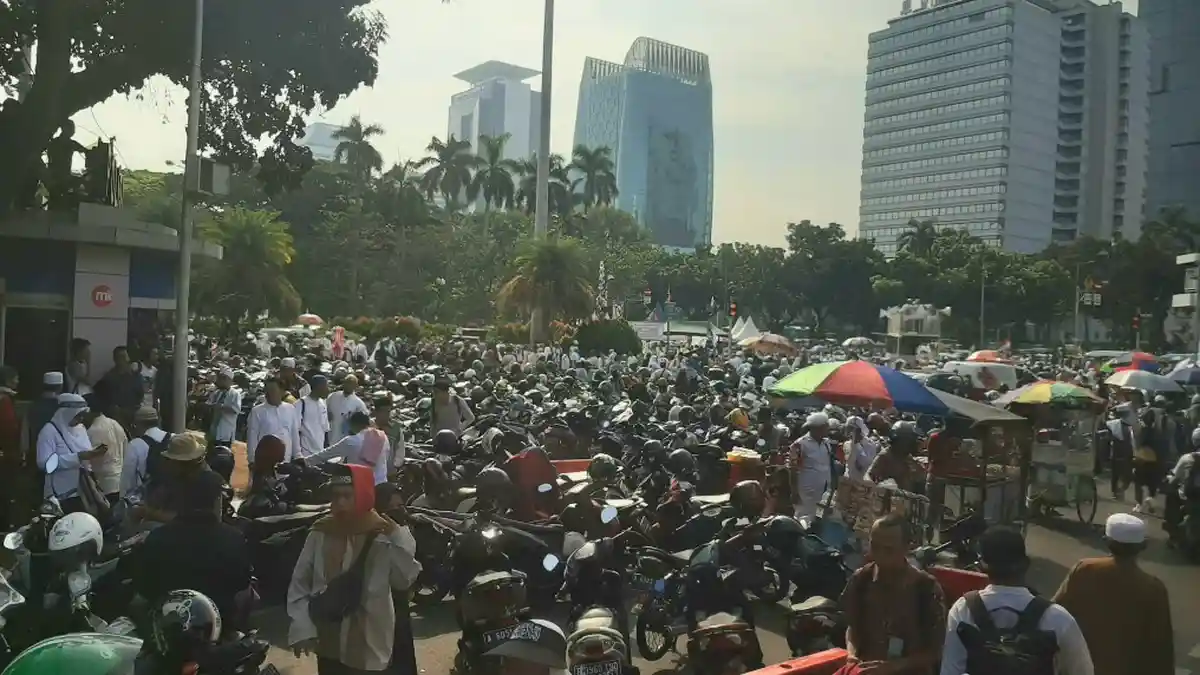 Reuni 212 di Monas, Arus Lalu Lintas di Sekitar Tugu Tani Macet Parah