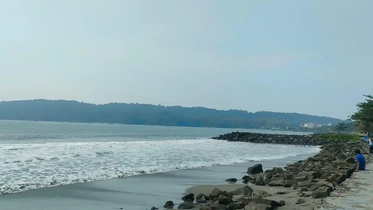Penampakan Pantai Pangandaran Setelah Diguncang Gempa Berkekuatan M 5, 2