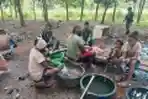 satgas-pamtas-yonif-125simbisa-bantu-warga-perbatasan-buat-ikan_20201019_104336.jpg