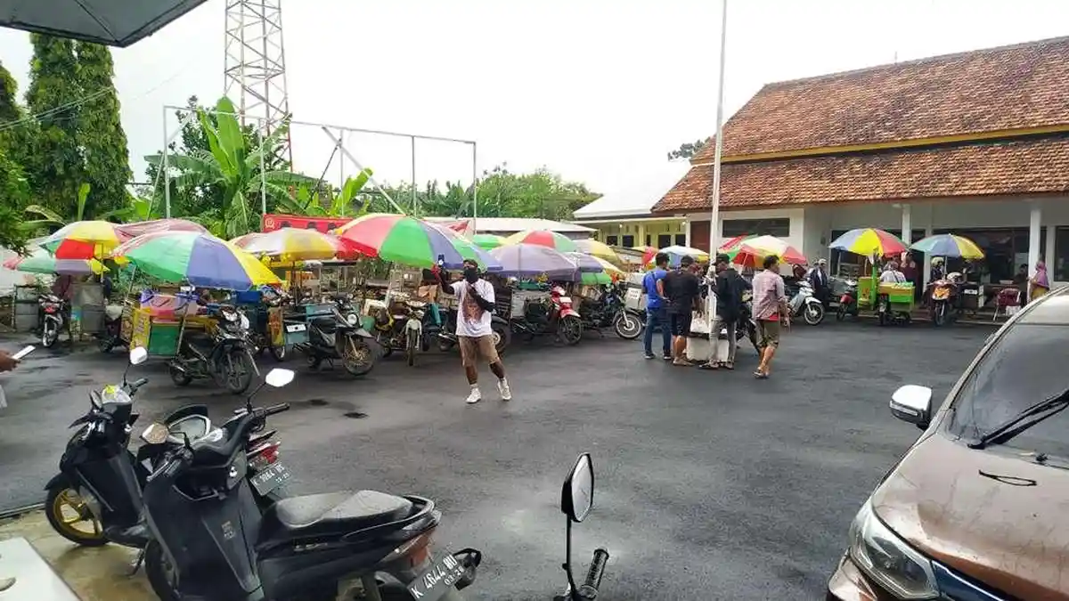Pati Demo Lagi, Pedagang Kecil Protes Program MBG Bikin Jualan Sepi