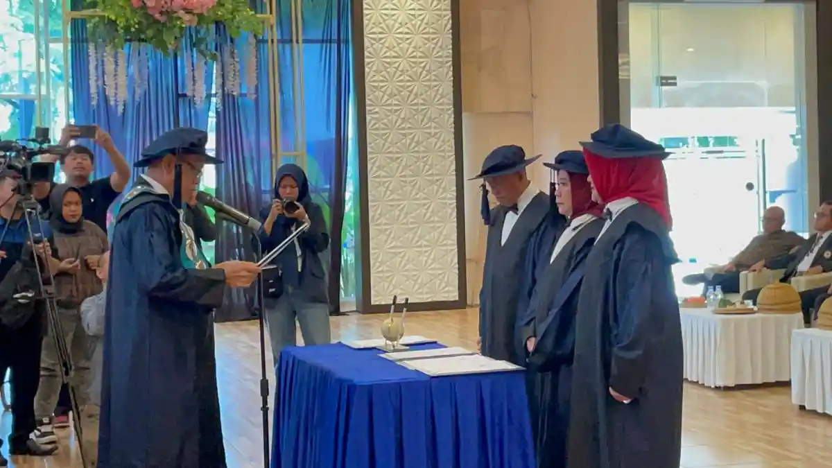 Unibos Kukuhkan 2 Guru Besar, Prof Zulkifli Bidang Pertanian - Prof Seri Suriani Manajemen Keuangan