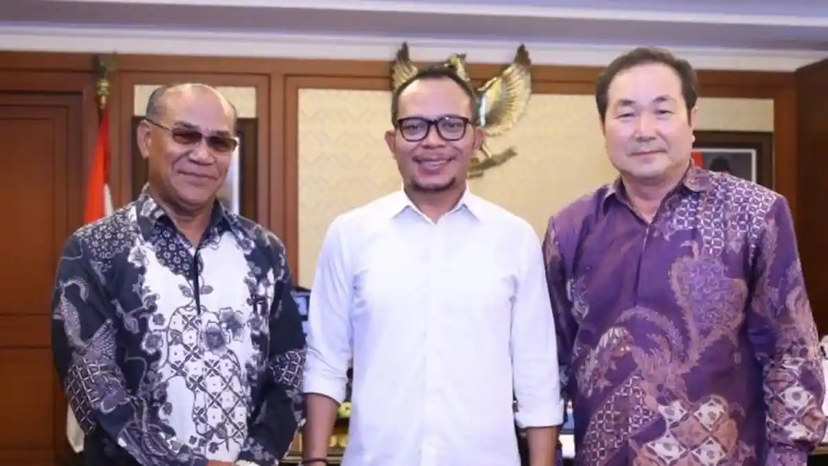 Menaker Terima Kunjungan Rektor Unas Bicarakan Cyber University