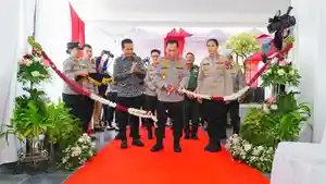 Kapolri-meresmikan-Dapur-MBG-Polres-Jembrana-Bali.jpg