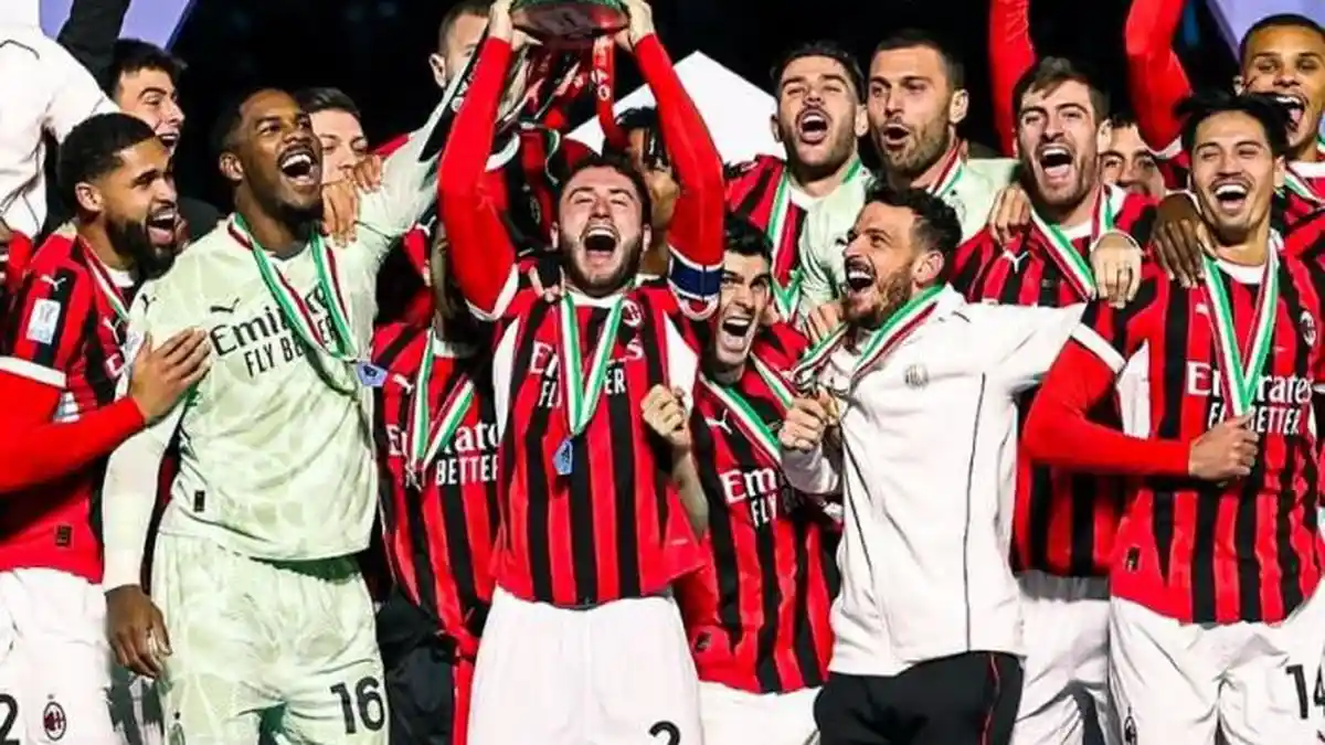Sempat Tertinggal 2 Gol, AC Milan Juara Piala Super Italia setelah Bungkam Inter 3-2