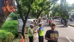 Mobil-SPPG-MBG-alami-kecelakaan-di-Depok.jpg