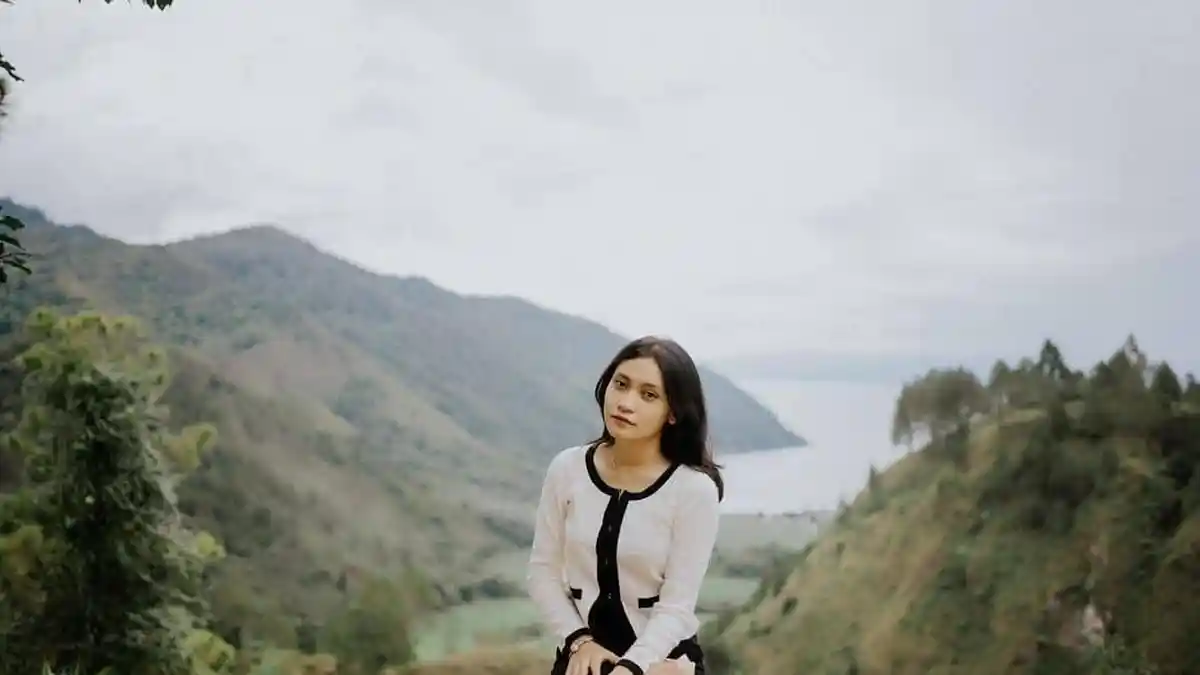 Seperti di Swiss, Nikmati Keindahan Danau Toba di Adian Nalombok