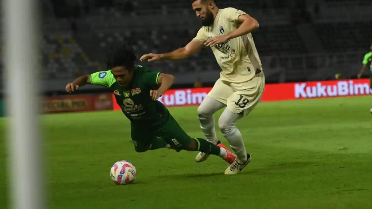 Skor Babak I Persebaya vs Persita 0-1, Bajul Ijo Tertinggal lewat Gol Badrian Ilham