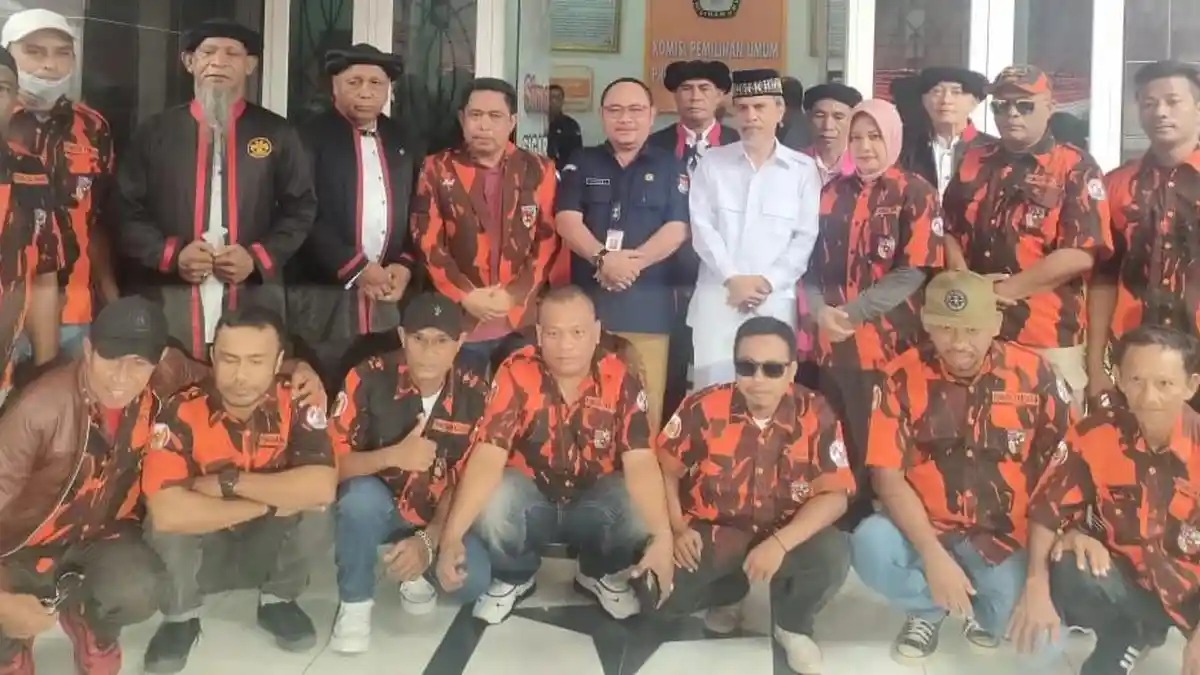 BREAKING NEWS: Sultan Ternate Mendaftar ke KPU Sebagai Caleg DPD RI Dapil Maluku Utara