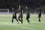 hari-nur-yulianto-merayakan-gol-yang-ia-cetak-ke-gawang-barito-putera.jpg