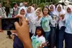Pelajar Corat-Coret Baju Sekolah Usai UN di Medan