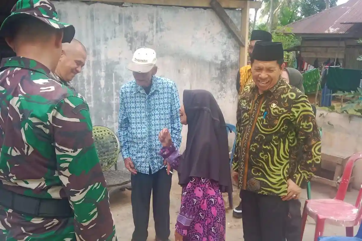 Senyum Bahagia Pasangan Lansia di Seluma Bengkulu, Rumah Nyaris Roboh Direhab Program TMMD