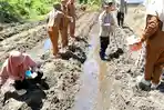 Kapolsek Matan Hilir Selatan Pimpin Penanaman Jagung Hibrida untuk Dukung Ketahanan Pangan Nasional
