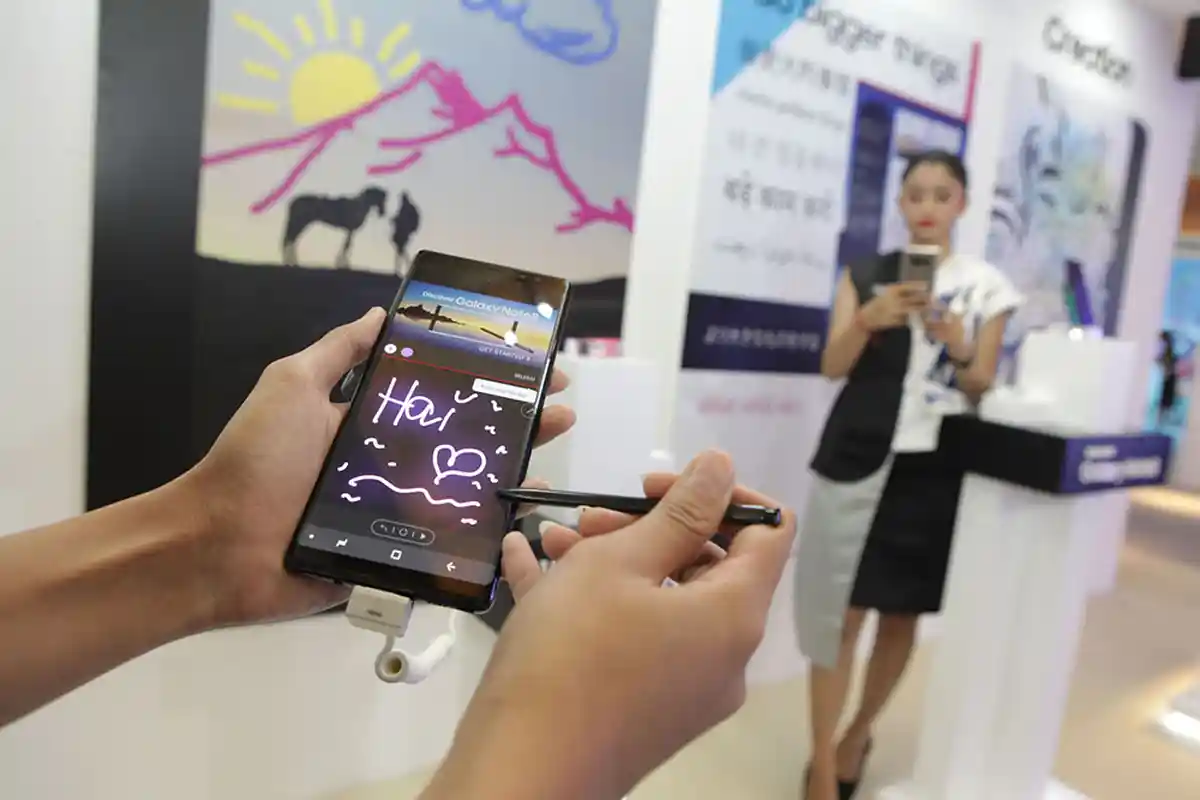 Mau Tahu Pacar, Istri, Suami, Lagi Dimana? Lacak Pakai Live Location Yuk!