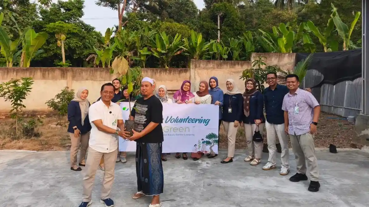 Insan BPJS Ketenagakerjaan Bandar Lampung Gelar Aksi Tanam Pohon Berbuah di Ponpes Darus Sa'id - Tribunlampung.co.id