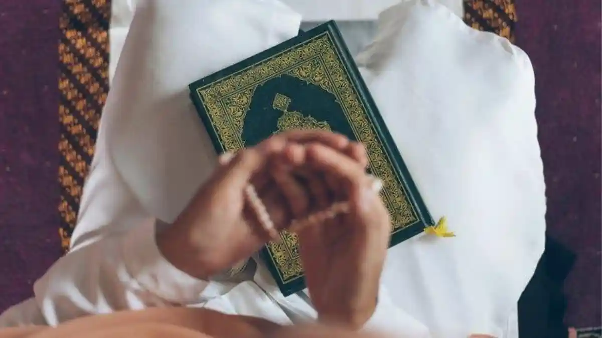 Pembukaan Surat Yasin dan Tahlil Lengkap Arab, Latin dan Artinya