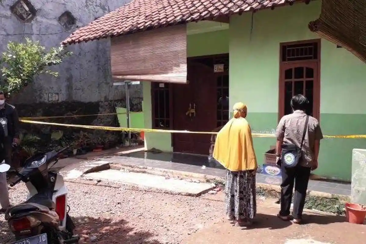 Detik-detik Guru Ngaji Dibunuh Suami Pembantunya, Bobol Jendela lalu Seret Korban ke Dapur