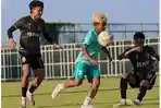 Laga-uji-coba-Gresik-United-vs-Bhayangkara-FC-di-Lapangan-ABC-Stadion-Gelora-Bung-Tomo-Surabaya.jpg