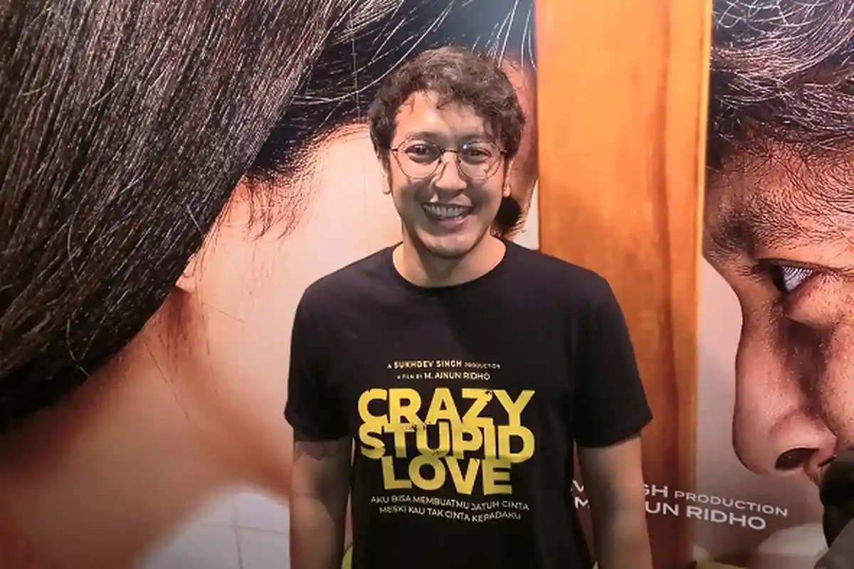 Dimas Anggara Tak Ragu Lakukan Adegan Mesra dengan Susan Sameh dalam Film Crazy Stupid Love