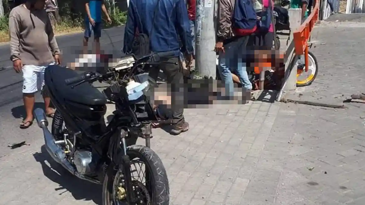Kecelakaan Maut di Gresik, 3 Pelajar Tewas Tabrak Tiang Listrik saat Naik Motor Kecepatan Tinggi