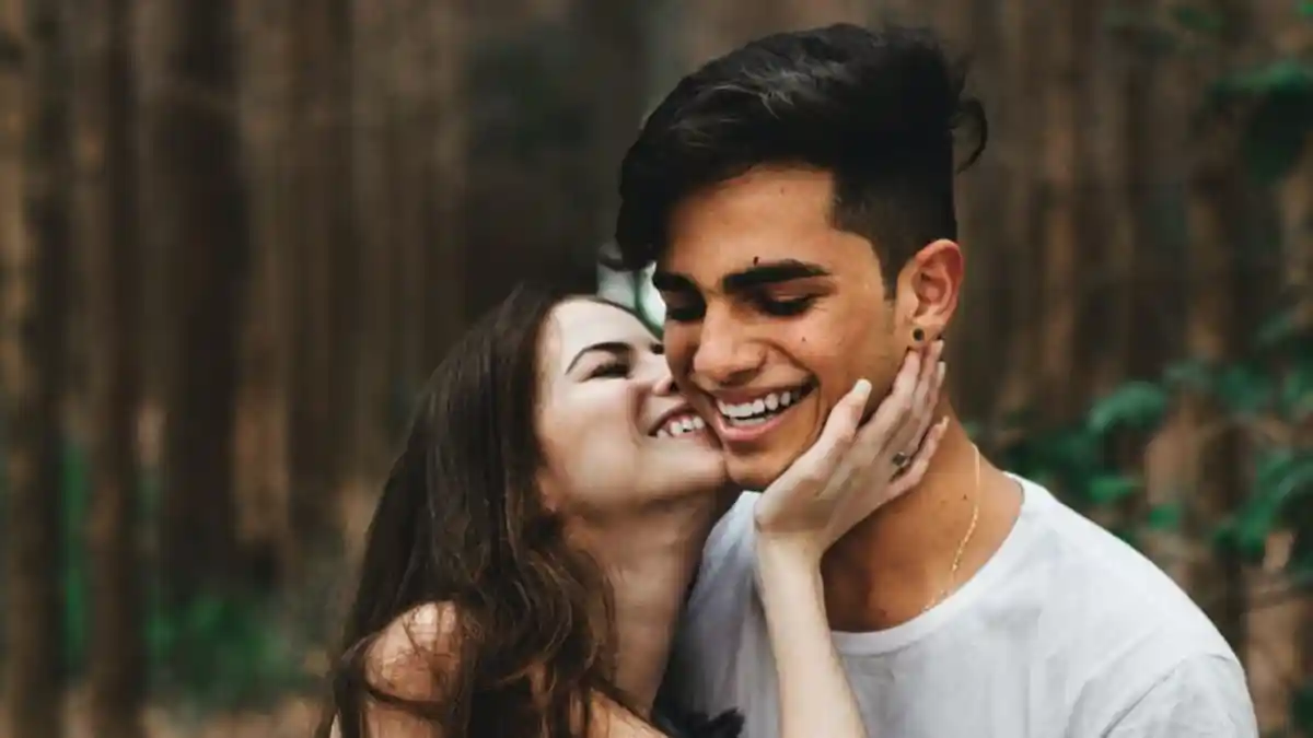 Ramalan Zodiak Cinta 13 Februari 2021, Aquarius Bersiaplah Temui Orang Spesial, Gemini Kejar Cintamu