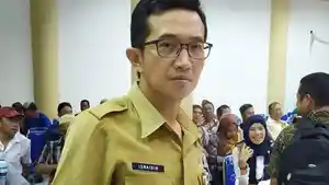 Plt-kepala-Dinas-Pemberdayaan-Masyarakat-dan-Desa-PMD-Bolmong-Isnaidin-Mamonto.jpg