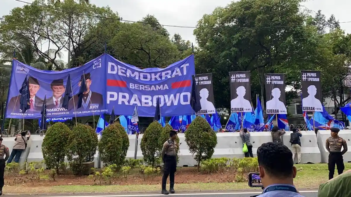 Jelang Pengundian Nomor Urut Capres, Ada Panggung Besar Hingga Baliho Prabowo-Gibran