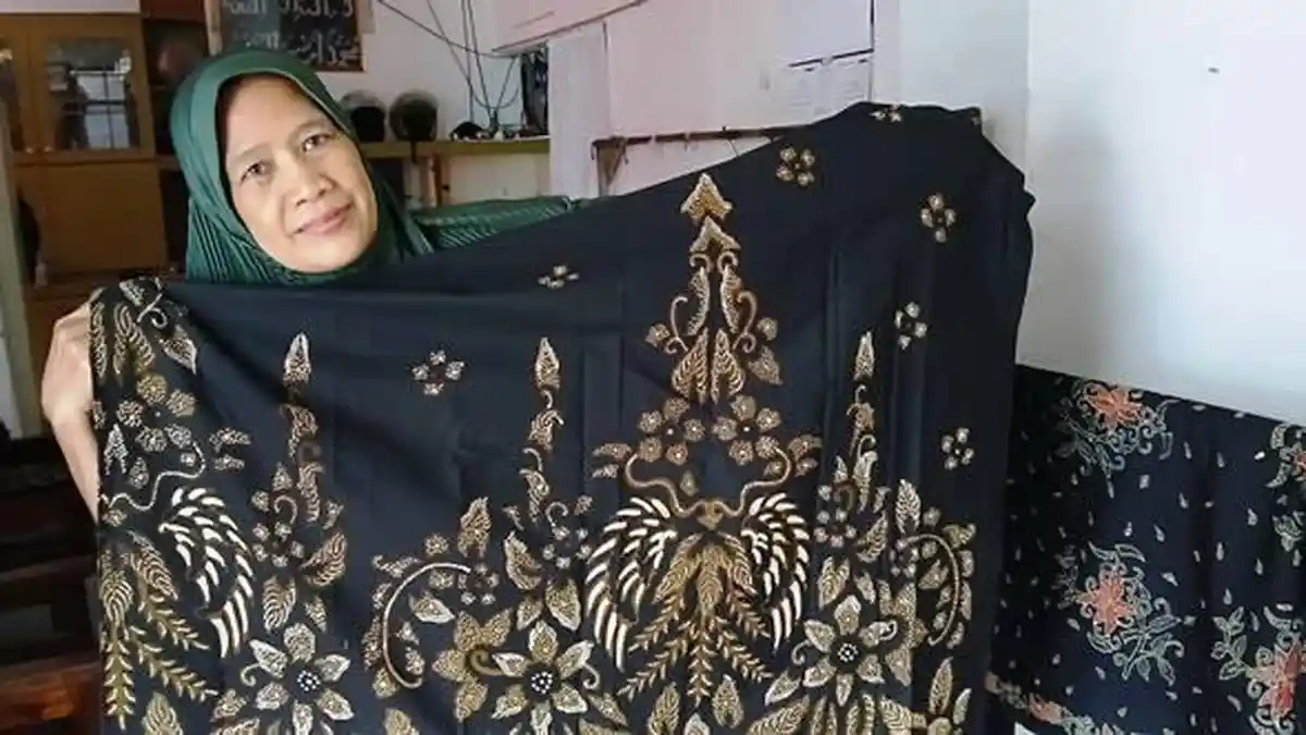 Dulunya Pedagang Sayur, Richanah Kini Eksis sebagai Perajin Batik Tegalan 